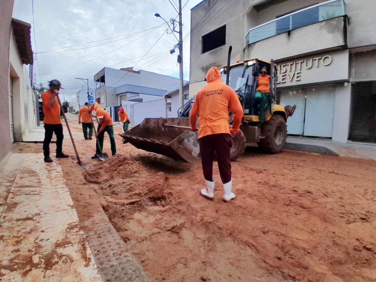Defesa Civil divulga balanço parcial de danos após chuva histórica em Pinheiros