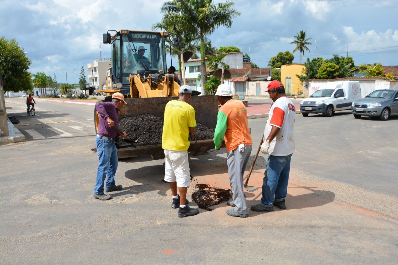 Prefeitura de Pinheiros realiza 'Operação Tapa Buracos' nas ruas e avenidas da cidade