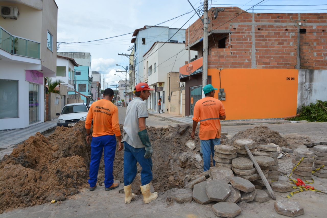 Prefeitura de Pinheiros realiza operação tapa-buracos em vários bairros da cidade