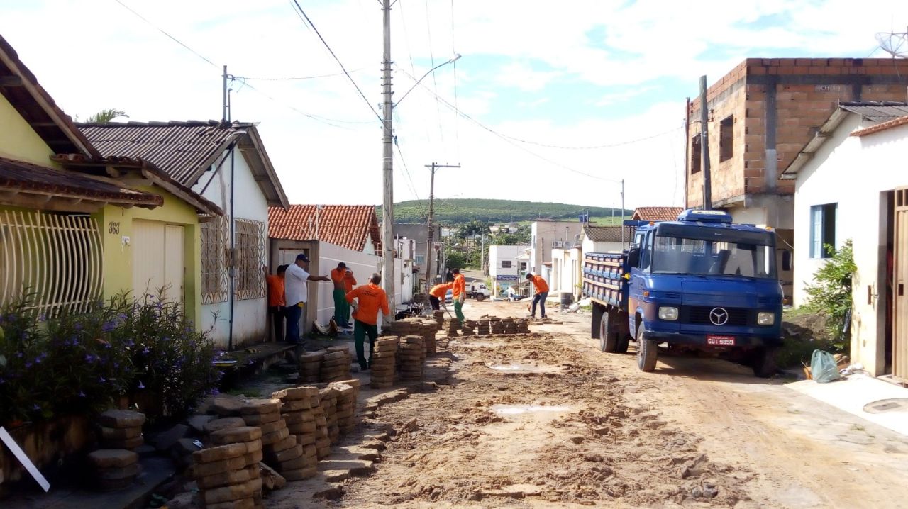 ‘Operação Tapa Buracos’ chega ao bairro Canário
