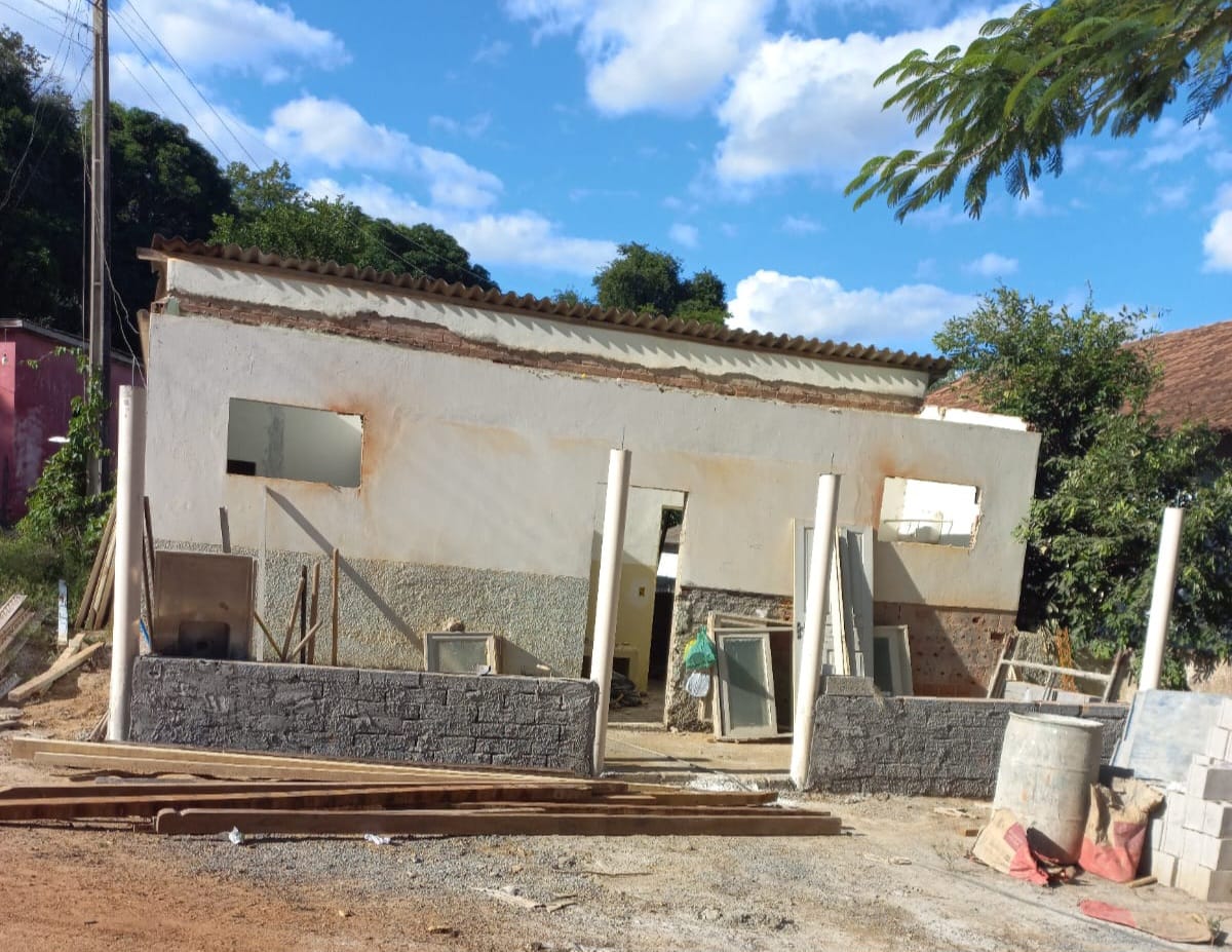 PREFEITURA DE PINHEIROS REALIZA REFORMA DE MAIS UMA UBS NA ZONA RURAL