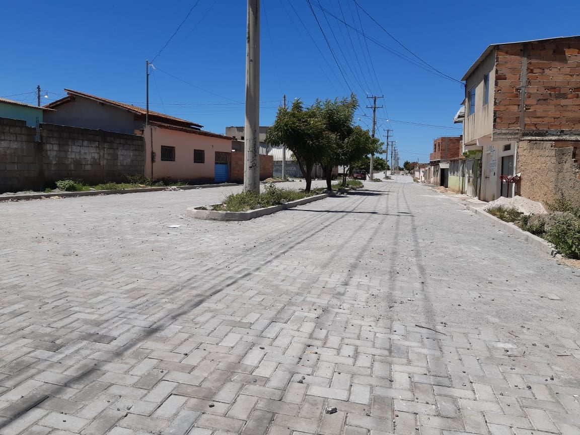 AVENIDA AUGUSTO RUSCHI ULTRAPASSA MARCA DE 60% DE PAVIMENTAÇÃO CONCLUÍDA