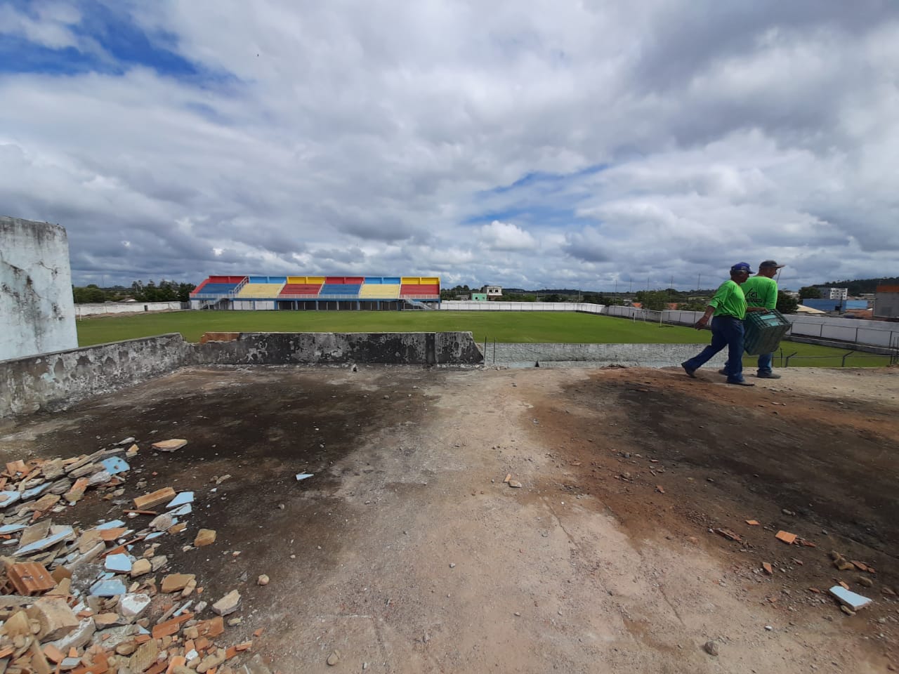 CABINES DE IMPRENSA DO ESTÁDIO MUNICIPAL COMEÇAM A SER CONSTRUÍDAS