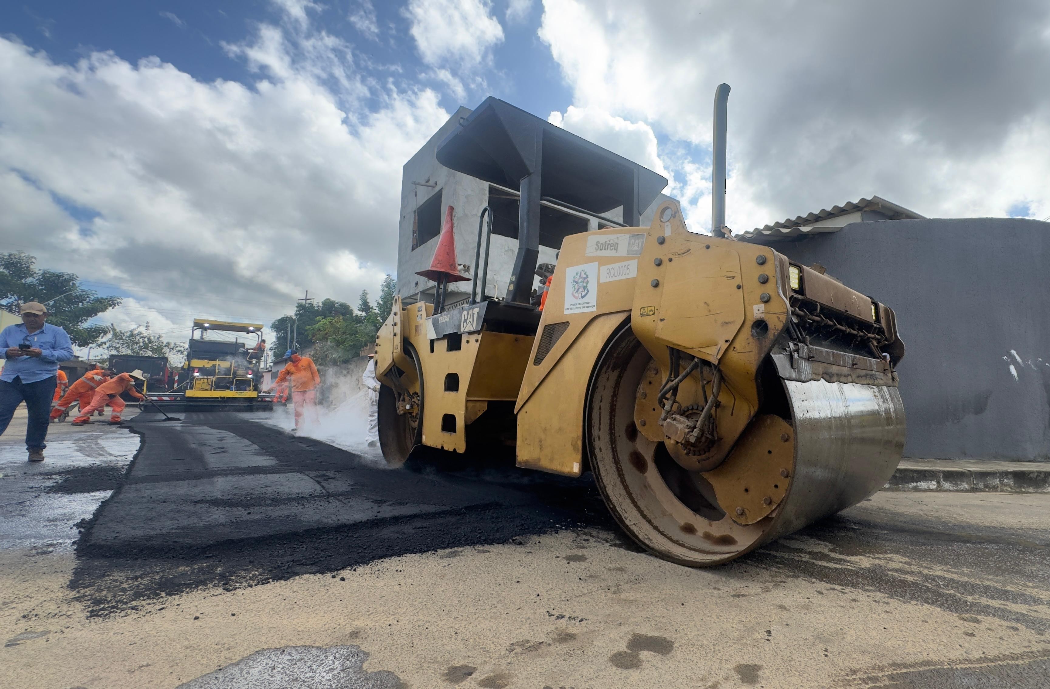 Recapeamento da Arlindo Fávaro marca início de ampla revitalização viária em Pinheiros