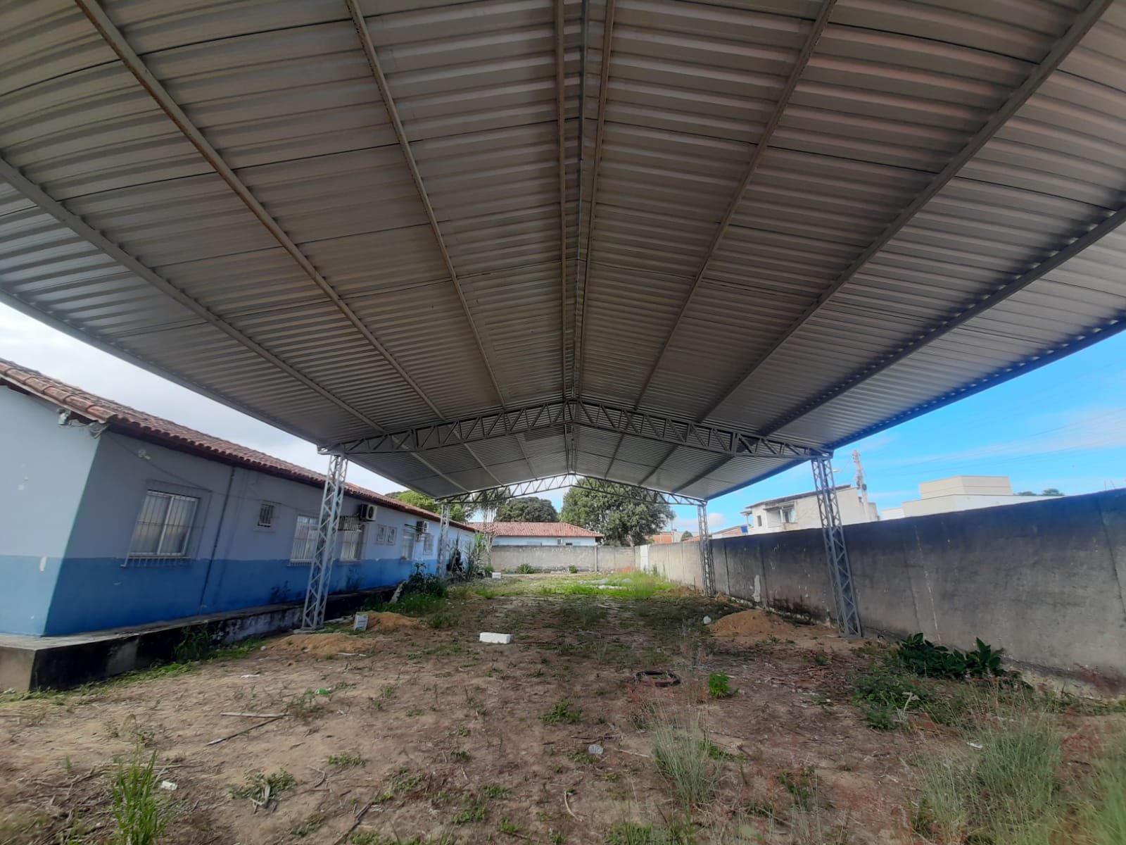 COBERTURA DA ANTIGA RODOVIÁRIA É REAPROVEITADA PARA CONSTRUÇÃO DE ARMAZÉM NA SECRETARIA DE SAÚDE