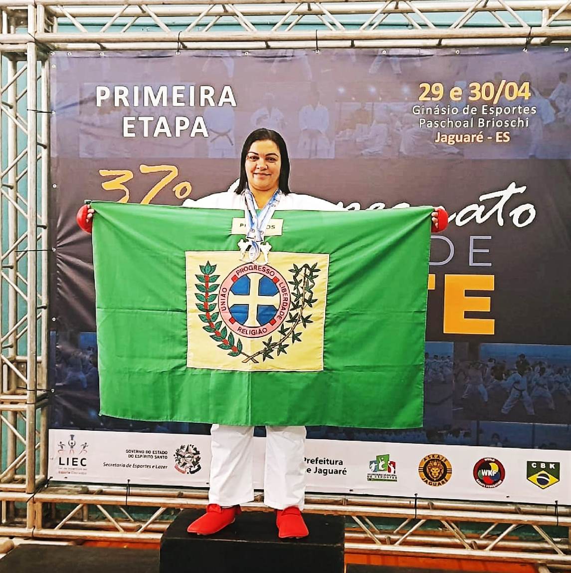 MAIS MEDALHAS PARA A COLEÇÃO: CARATECA DE PINHEIROS VENCE CAMPEONATO ESTADUAL DE KARATÊ, EM JAGUARÉ