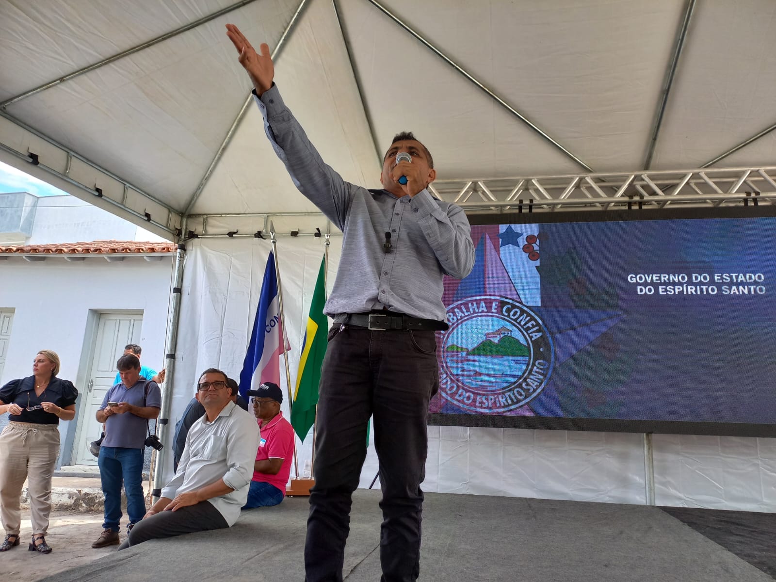 A NOVA PINHEIROS: GOVERNADOR E PREFEITO INAUGURAM RODOVIA PINHEIROS-SOBRADO