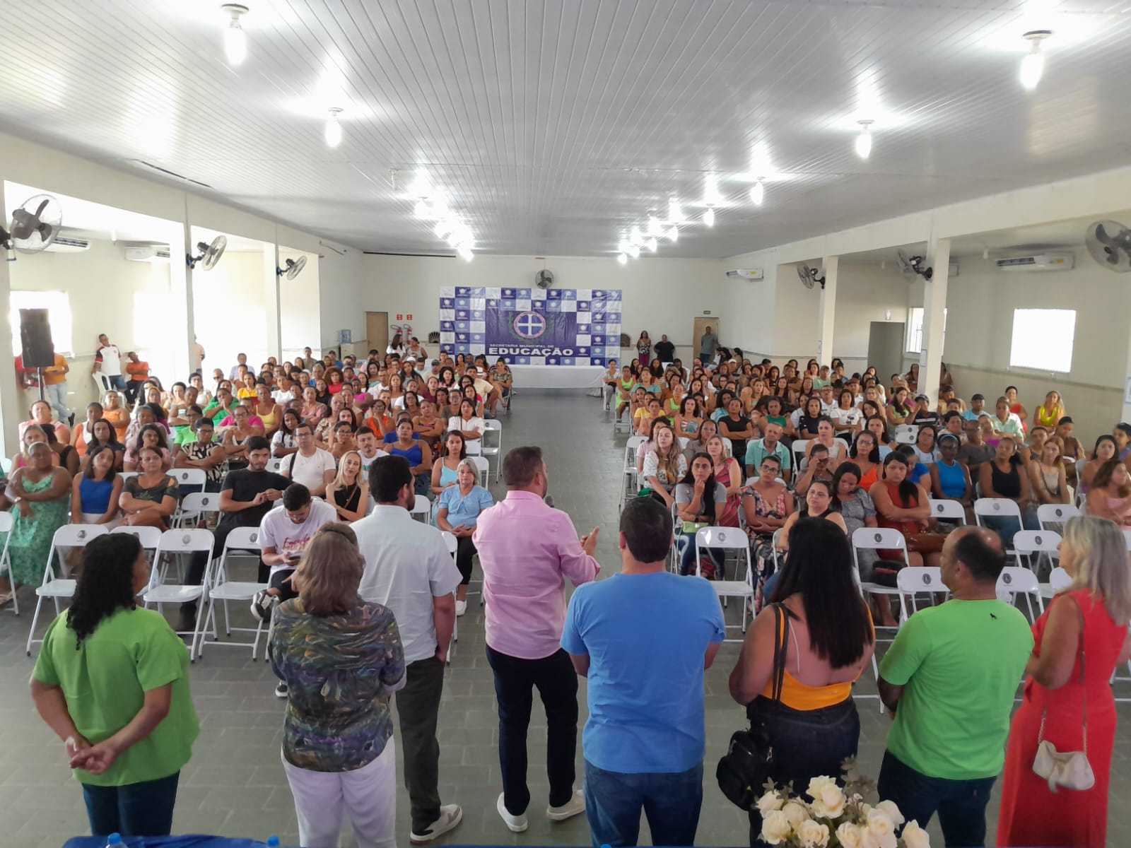 Prefeitura de Pinheiros realiza cerimônia de abertura do ano letivo de 2025