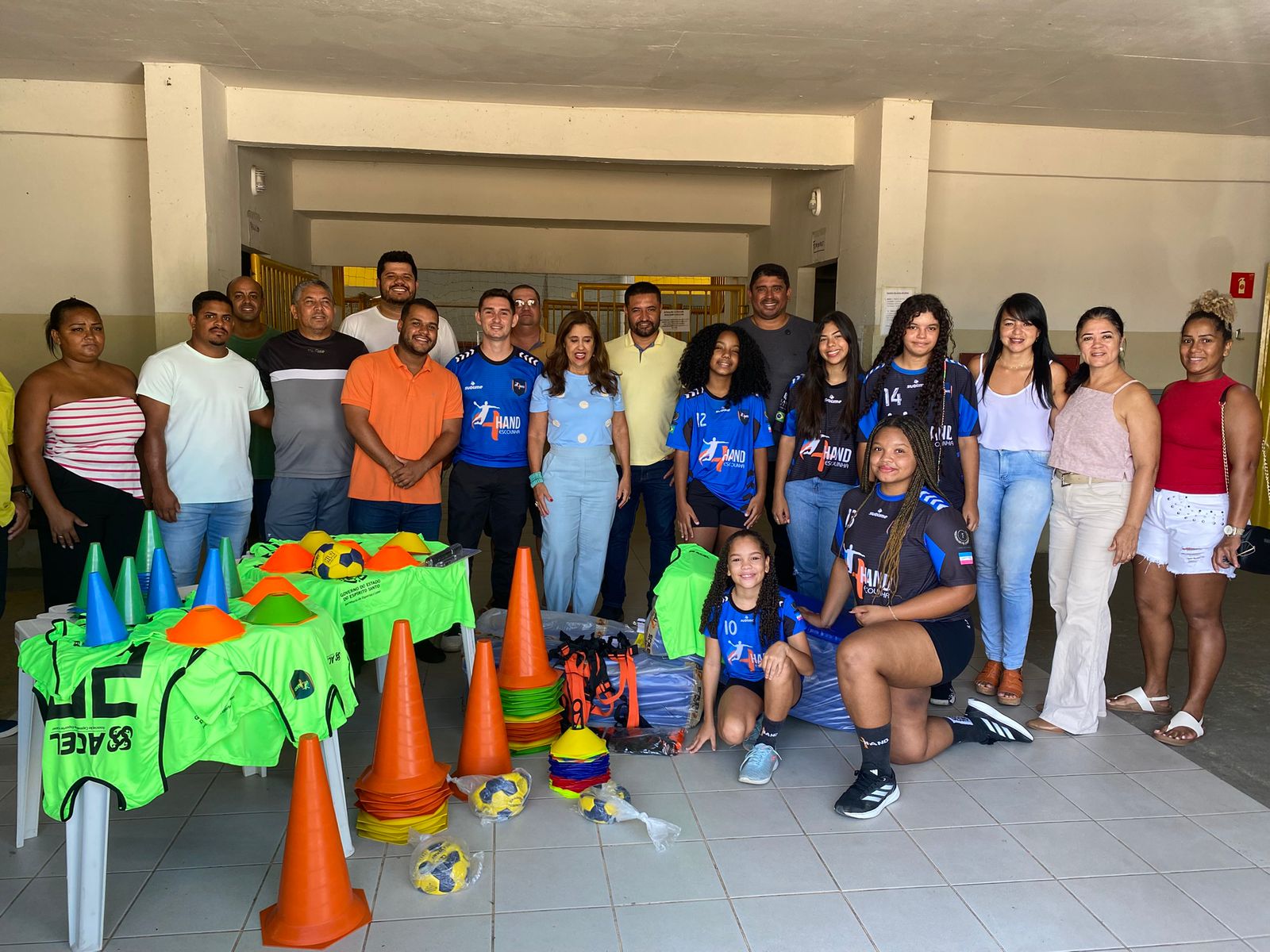 Município recebe materiais esportivos e R$ 20 mil em emendas para o setor