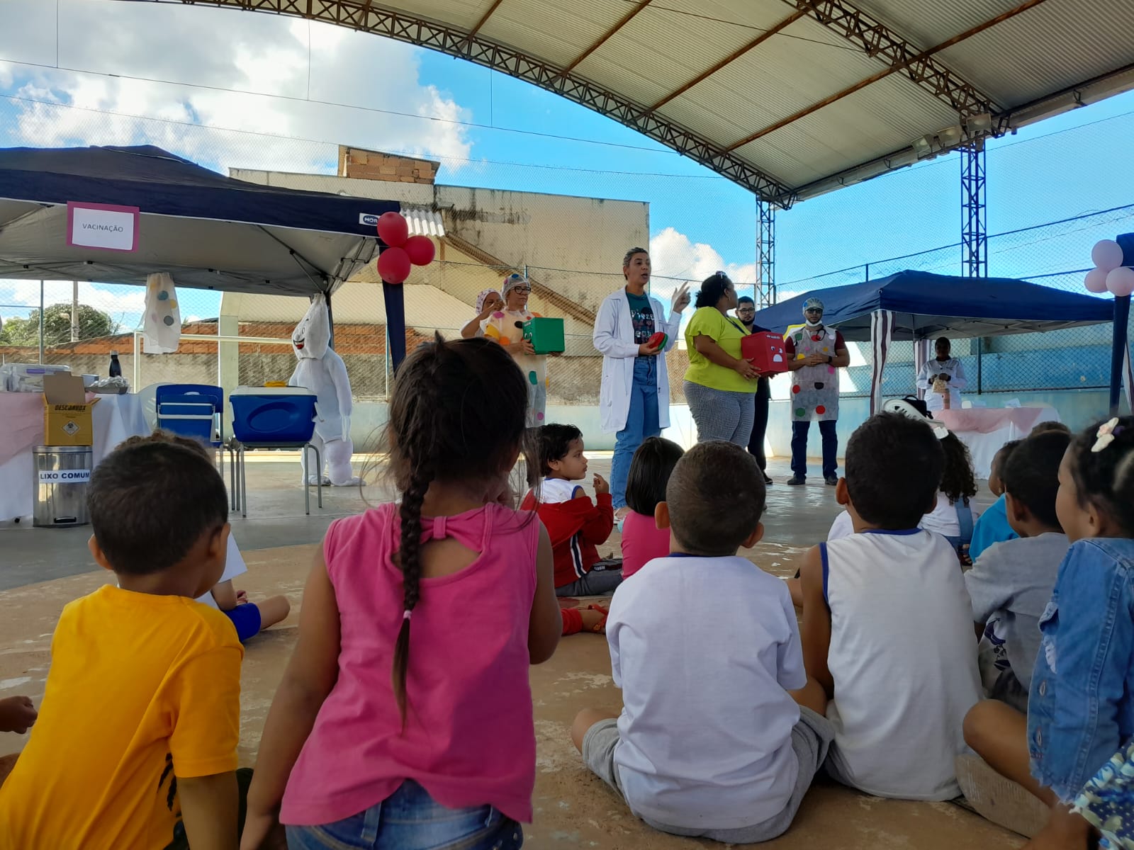 MAIS DE 300 ESTUDANTES DA ESCOLA AUGUSTO RUSCHI RECEBEM ATENDIMENTO MÉDICO EM AÇÃO PREVENTIVA