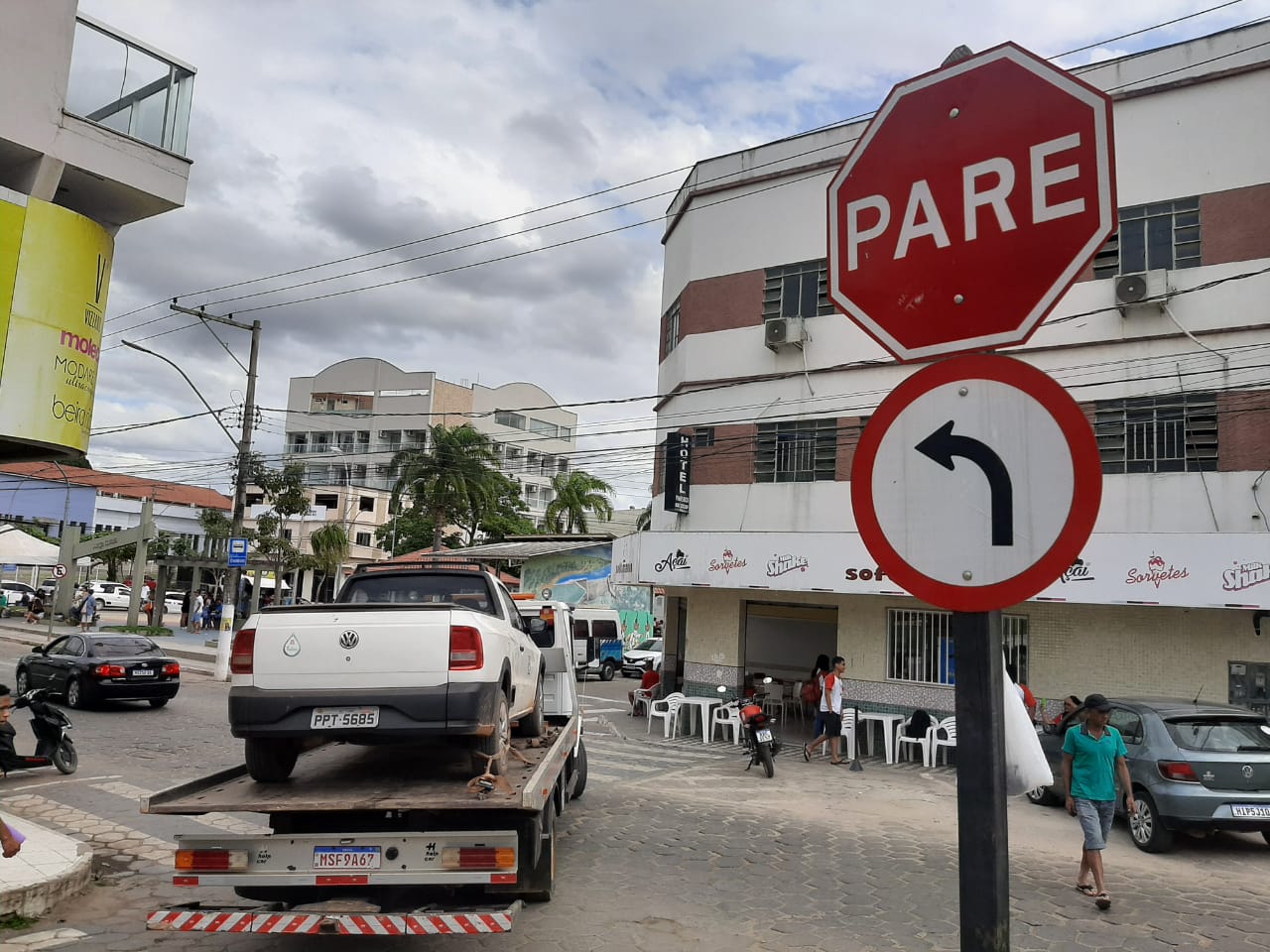 DETRAN FAZ ENTREGA DO SERVIÇO DE SINALIZAÇÃO VIÁRIA DE PINHEIROS