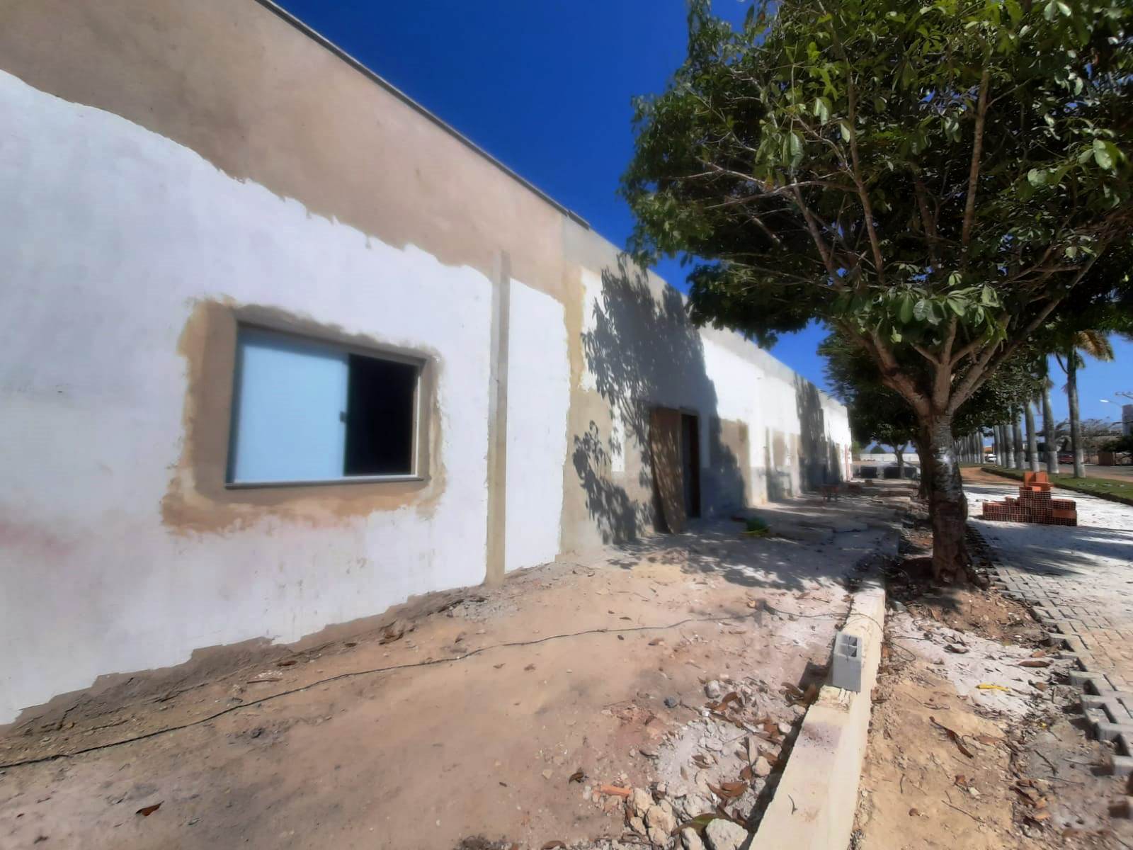 CONSTRUÇÃO DA NOVA SEDE DO SAMU E DE QUADRA POLIESPORTIVA DO FLORINDO MANZOLI SEGUEM EM RITMO ACELERADO