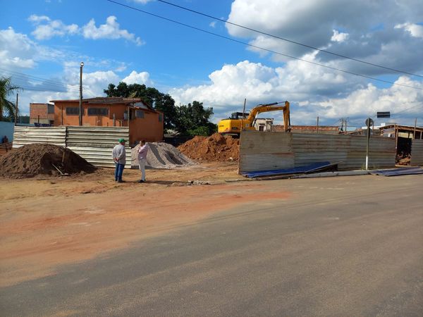 CONSTRUÇÃO DA UNIDADE DE SAÚDE DO DOMICIANO É INICIADA