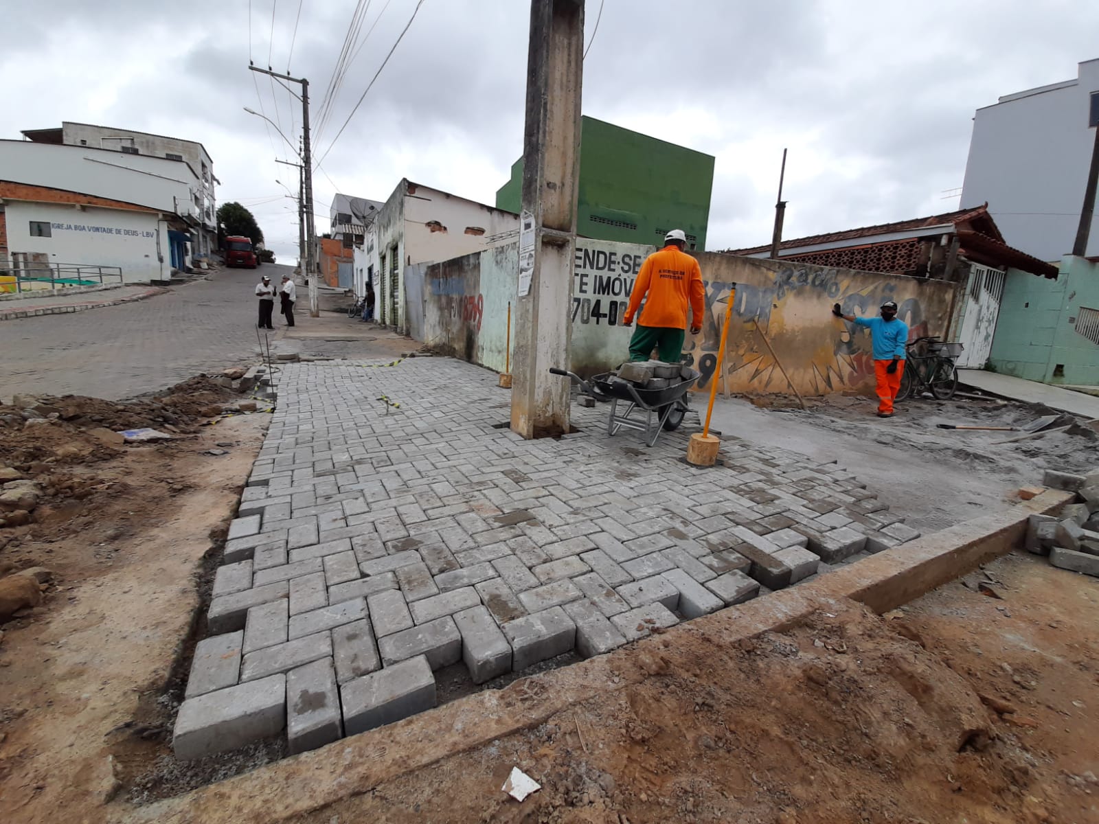 PREFEITURA INICIA URBANIZAÇÃO DE MAIS UMA ÁREA PÚBLICA