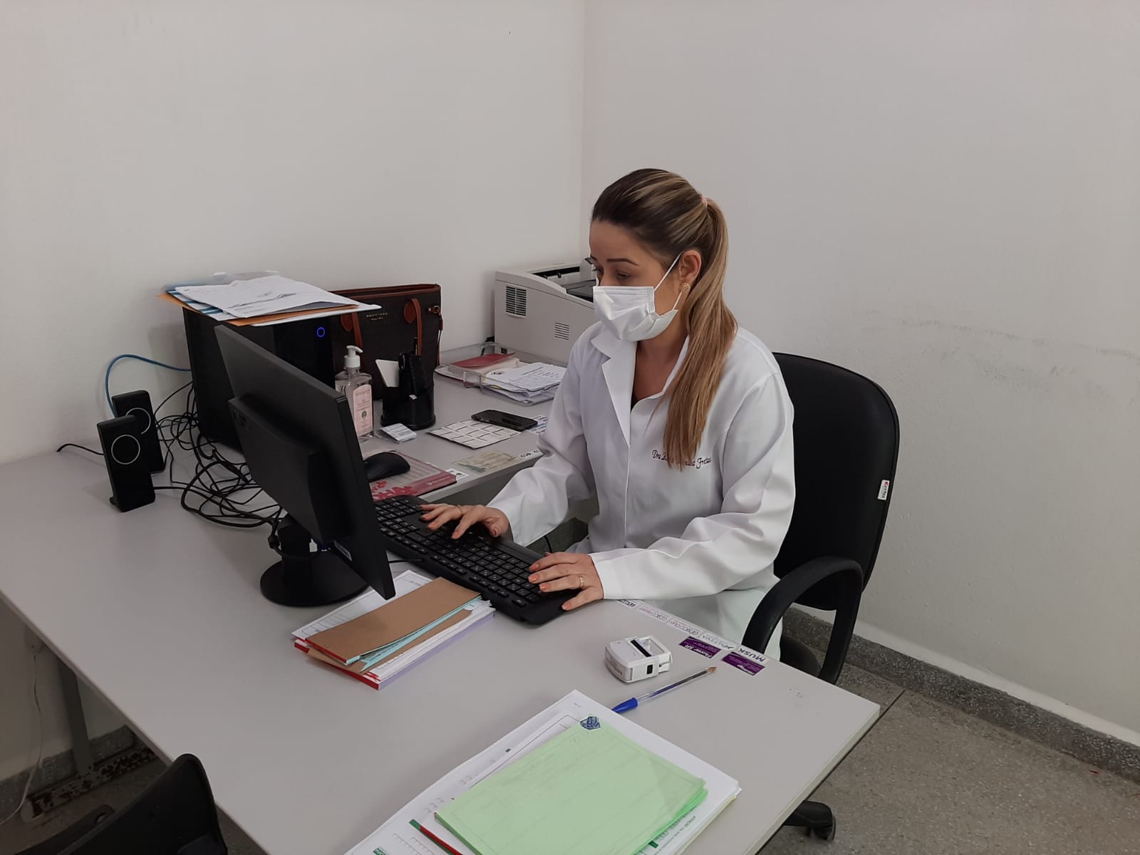 APESAR DE FALTA DE MÉDICOS NA REGIÃO, UNIDADES DE SAÚDE DE PINHEIROS CONTAM COM ATENDIMENTO DOS PROFISSIONAIS