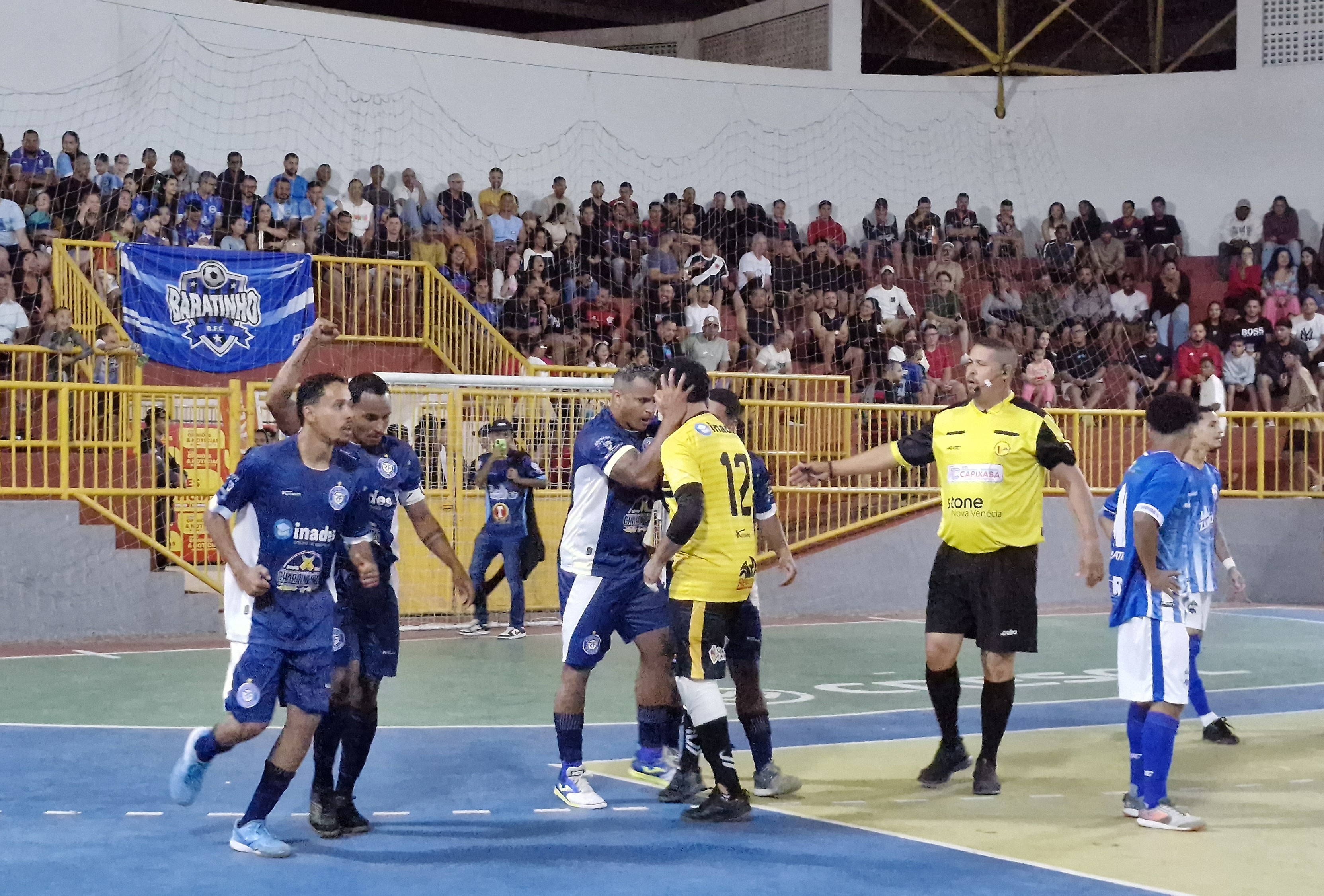 Laís Modas e Casa de Rações RF disputam final da Copa Empresarial Cresol de Futsal