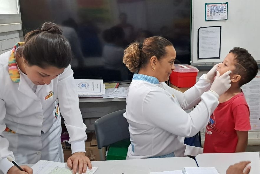 Saúde na Escola leva atendimentos e orientações à Escola Mara Mota