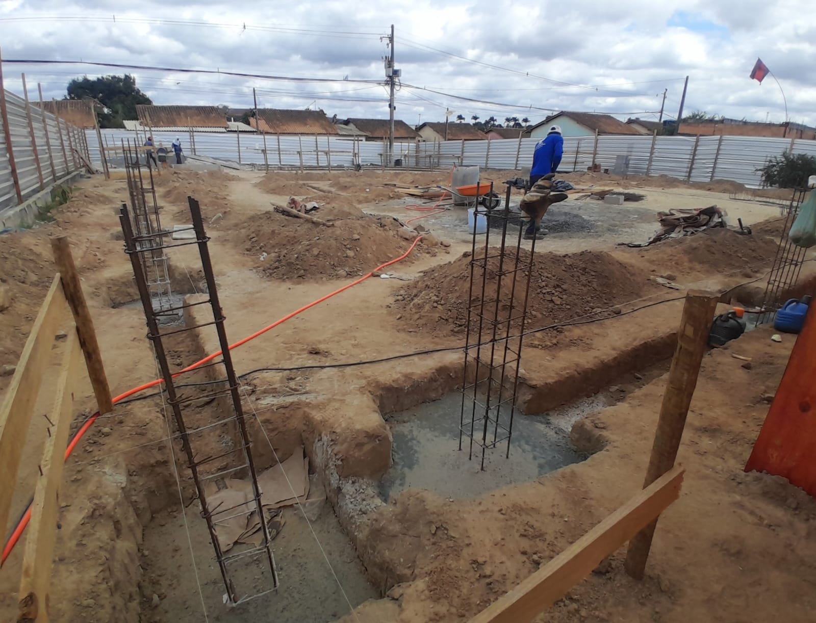 Prefeitura dá sequência à construção da Praça do bairro Nova Jerusalém