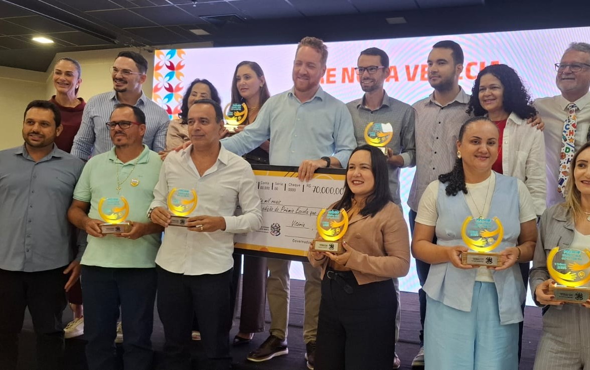 Educação de Pinheiros é destaque estadual com prêmio e selo nacional de alfabetização