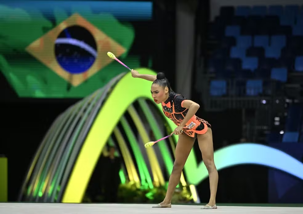 Geovanna Santos garante vaga na final do individual geral do Mundial de Ginástica Rítmica