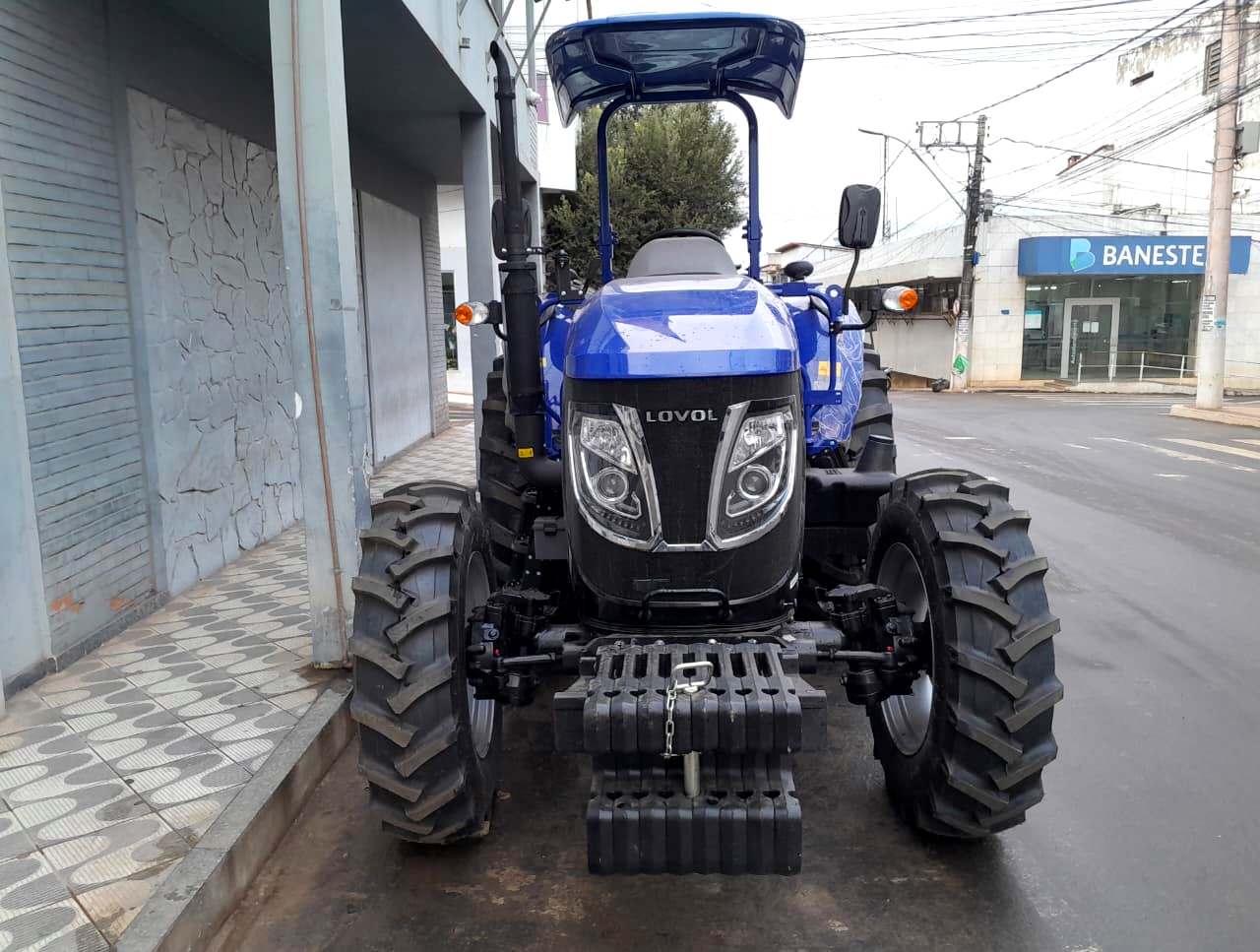 Pinheiros amplia frota agrícola com novos tratores destinados à zona rural