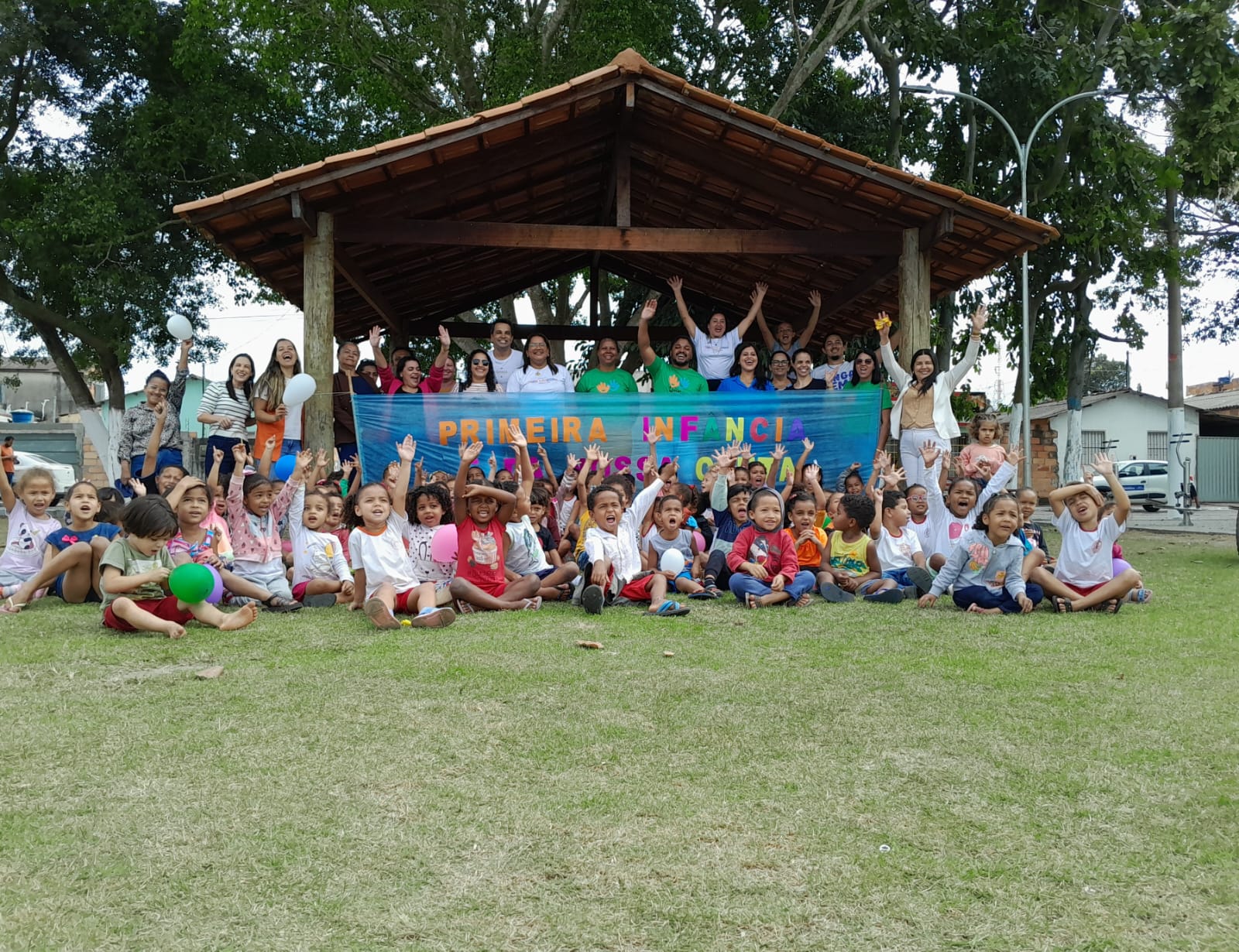 Semana da 1ª Infância é encerrada com atividades recreativas e distribuição de brinquedos em Pinheiros