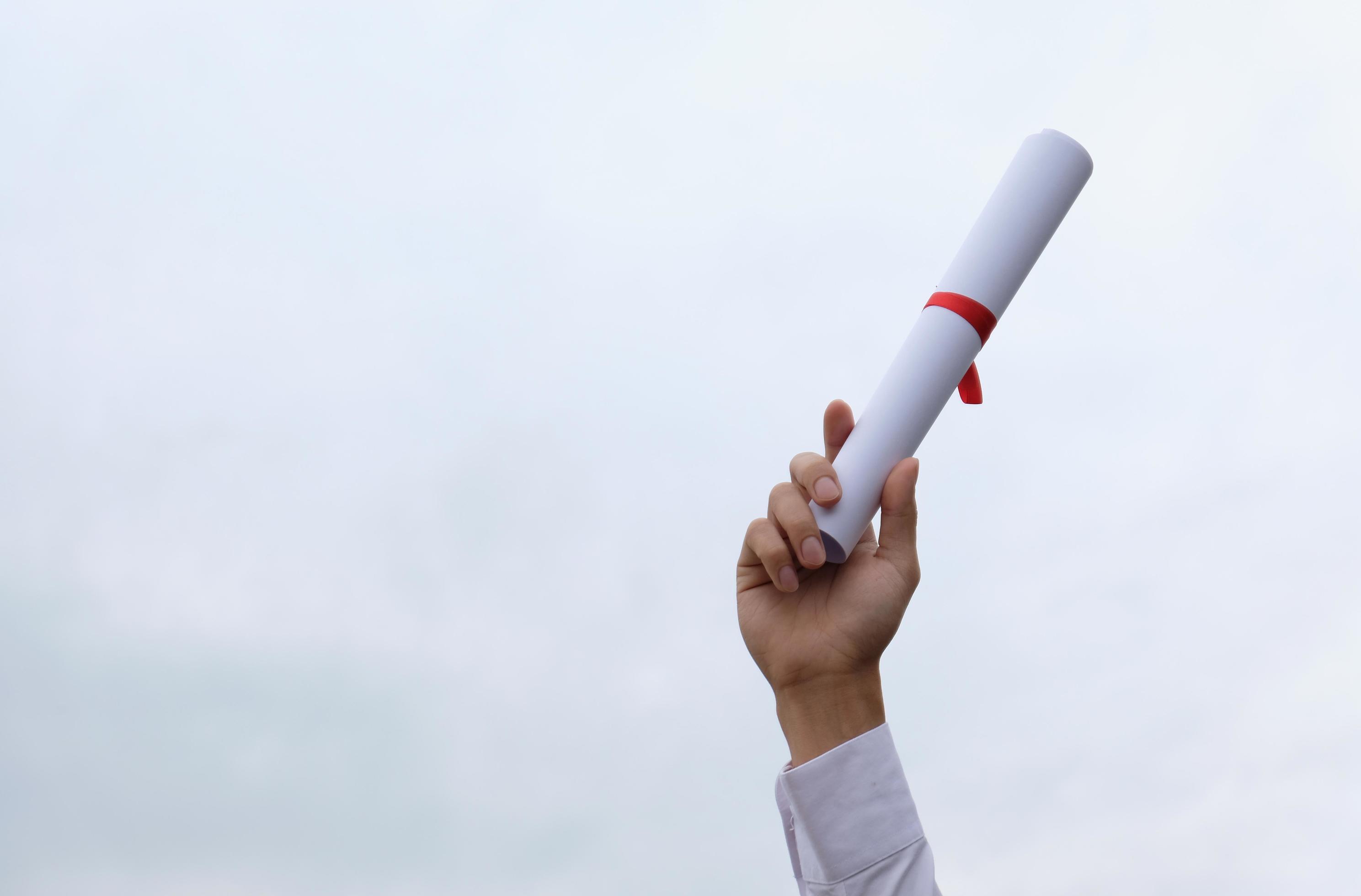 Pinheiros certifica novos alunos em cursos de qualificação profissional e infantil