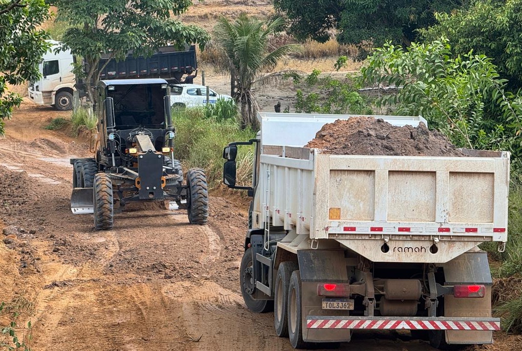 Prefeitura de Pinheiros dá sequência à manutenção das estradas rurais