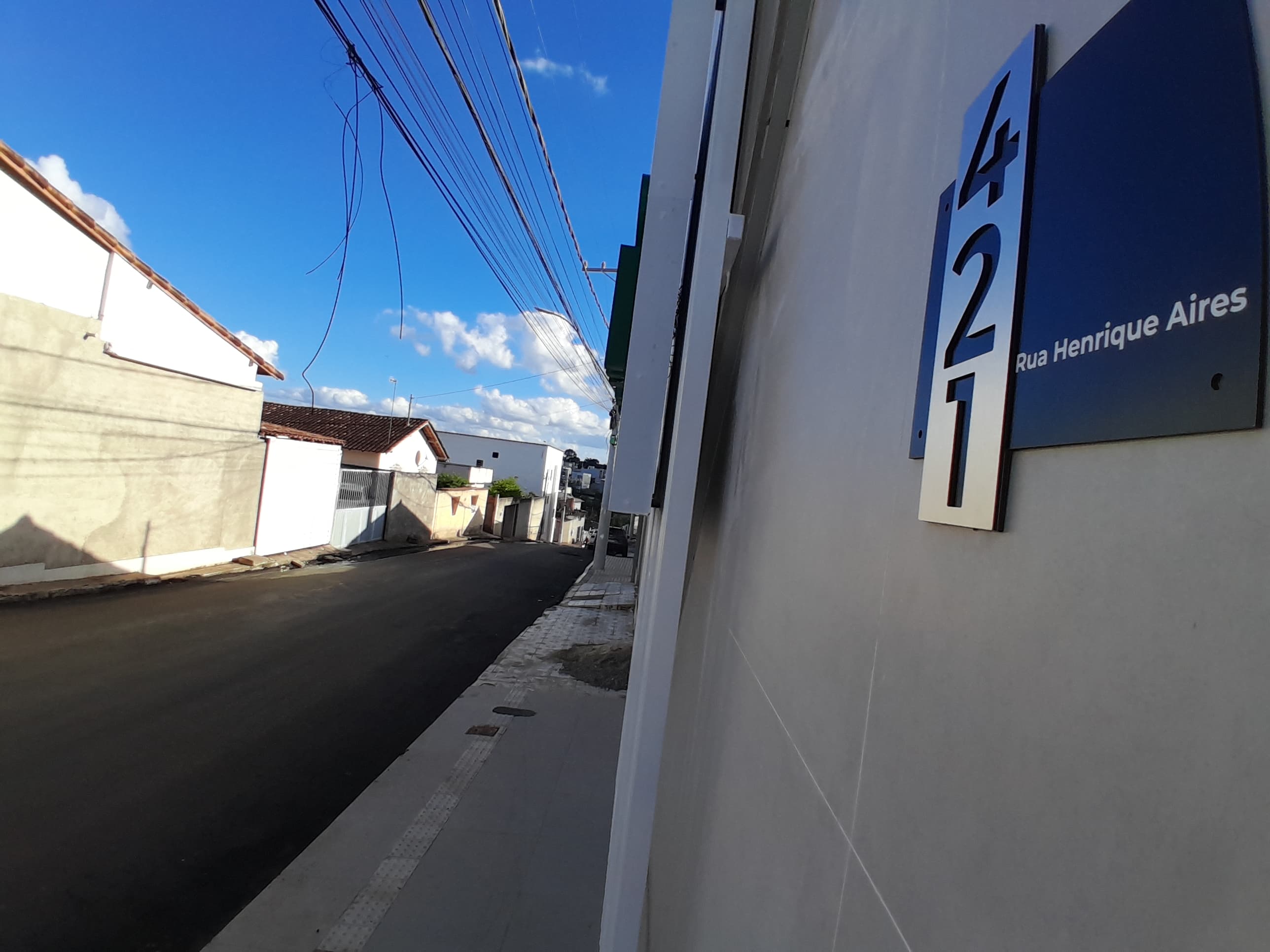 Asfaltamento e recapeamento de vias urbanas chegam ao bairro Canário