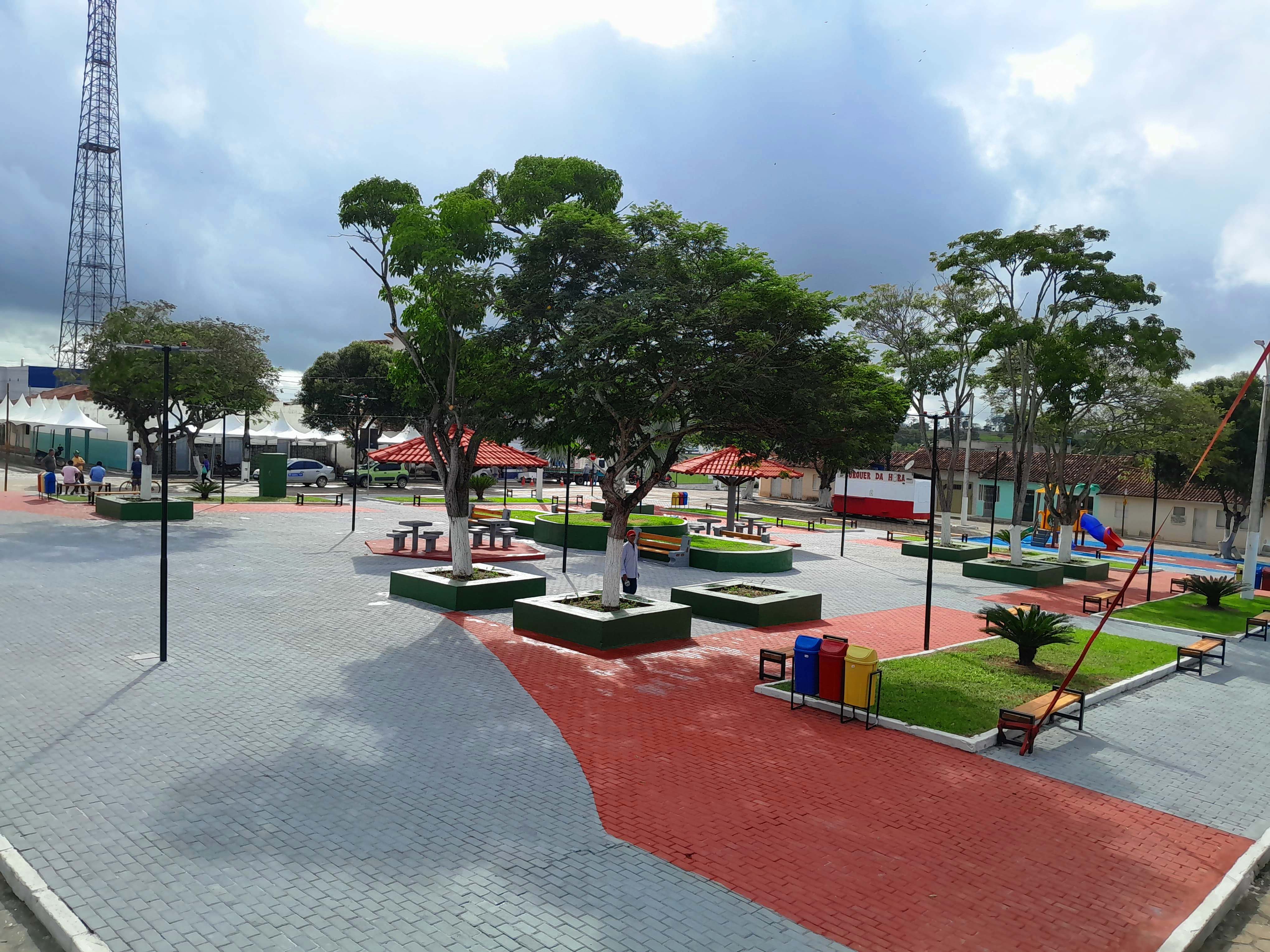 Prefeitura finaliza reforma da Praça de São João do Sobrado