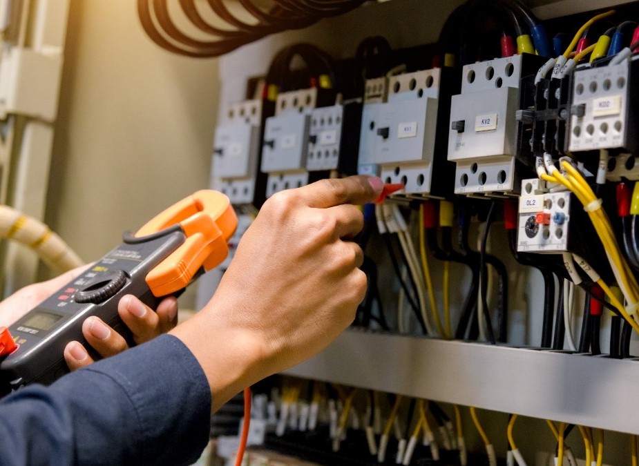 Cursos gratuitos de eletricista ainda têm vagas em Pinheiros