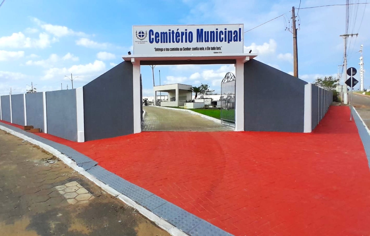 Prefeitura realiza melhorias nos cemitérios do bairro Canário e instala estrutura especial para o Dia de Finados