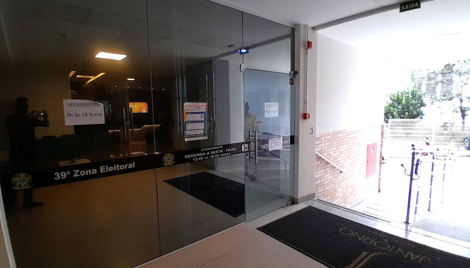 O Cartório Eeitoral de Pinheiros está localizado no Jantorno Plaza Hotel, no Centro