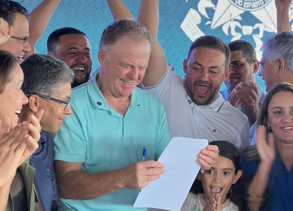 Prefeito Edilson Monteiro participa de agenda decisiva sobre serviços de água e esgoto