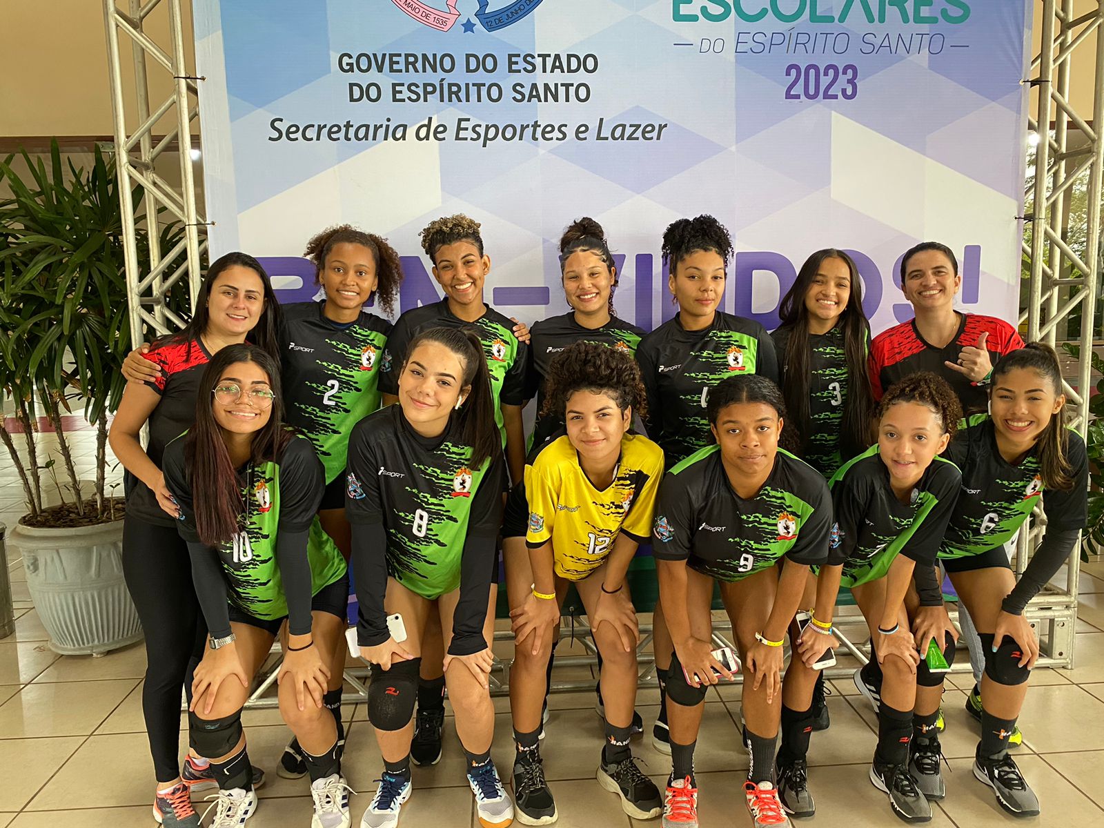 SELEÇÃO DE HANDEBOL DE PINHEIROS ESTREIA COM VITÓRIA NOS JEES