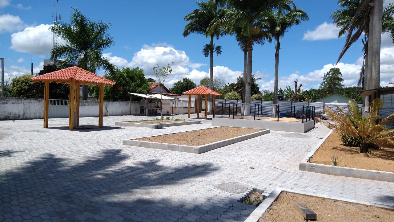 PERTO DE SER CONCLUÍDA, CONSTRUÇÃO DA PRAÇA DE VILA FERNANDES ENTRA EM NOVA ETAPA