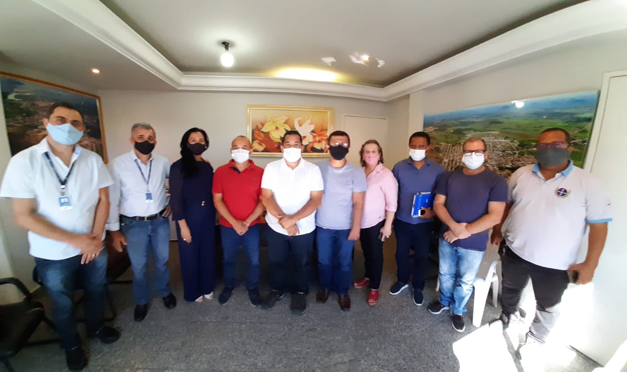 EQUIPE DO SEBRAE E ADERES APRESENTAM, EM PINHEIROS, PROGRAMA QUE PODE GERAR MAIS EMPREGOS E RENDA POR MEIO DO EMPREENDEDORISMO