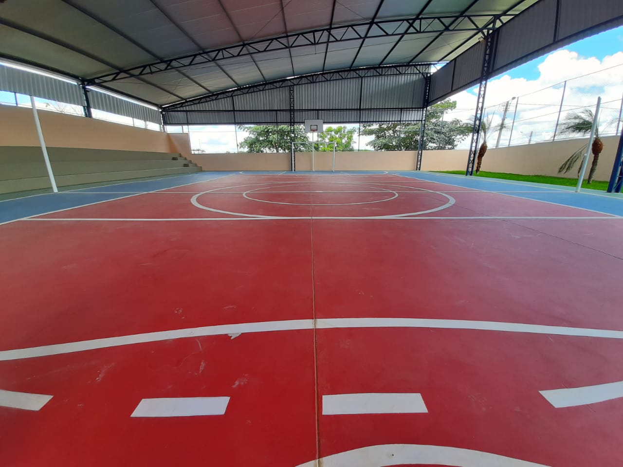 PREFEITURA FAZENDO: PREFEITURA DE PINHEIROS CONCLUI CONSTRUÇÃO DA QUADRA POLIESPORTIVA DA ESCOLA SÃO JOSÉ DO JUNDIÁ