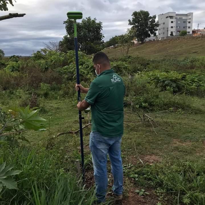 LOCAÇÃO DE PONTOS DE SONDAGEM DA ÁREA DO BALNEÁRIO É INICIADA