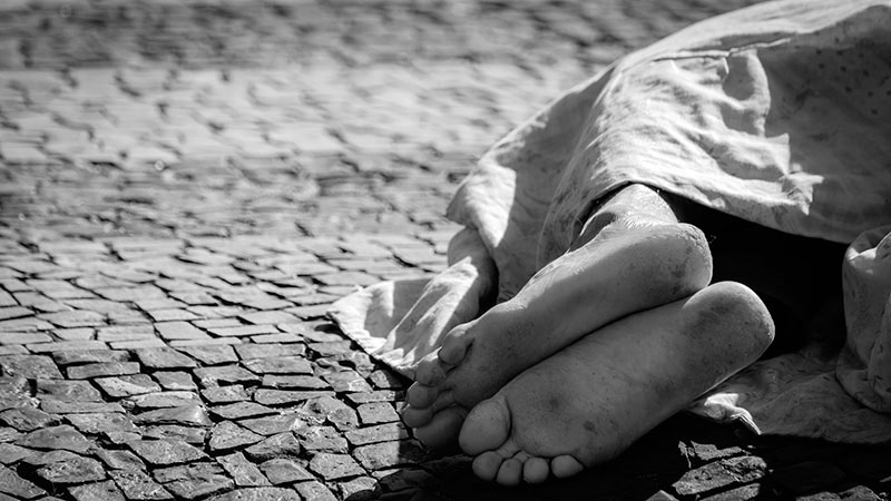 SECRETARIA ACOMPANHA E DÁ SUPORTE A PESSOAS EM SITUAÇÃO DE RUA