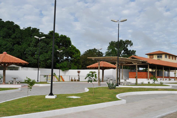 Bairro Canário ganha praça 