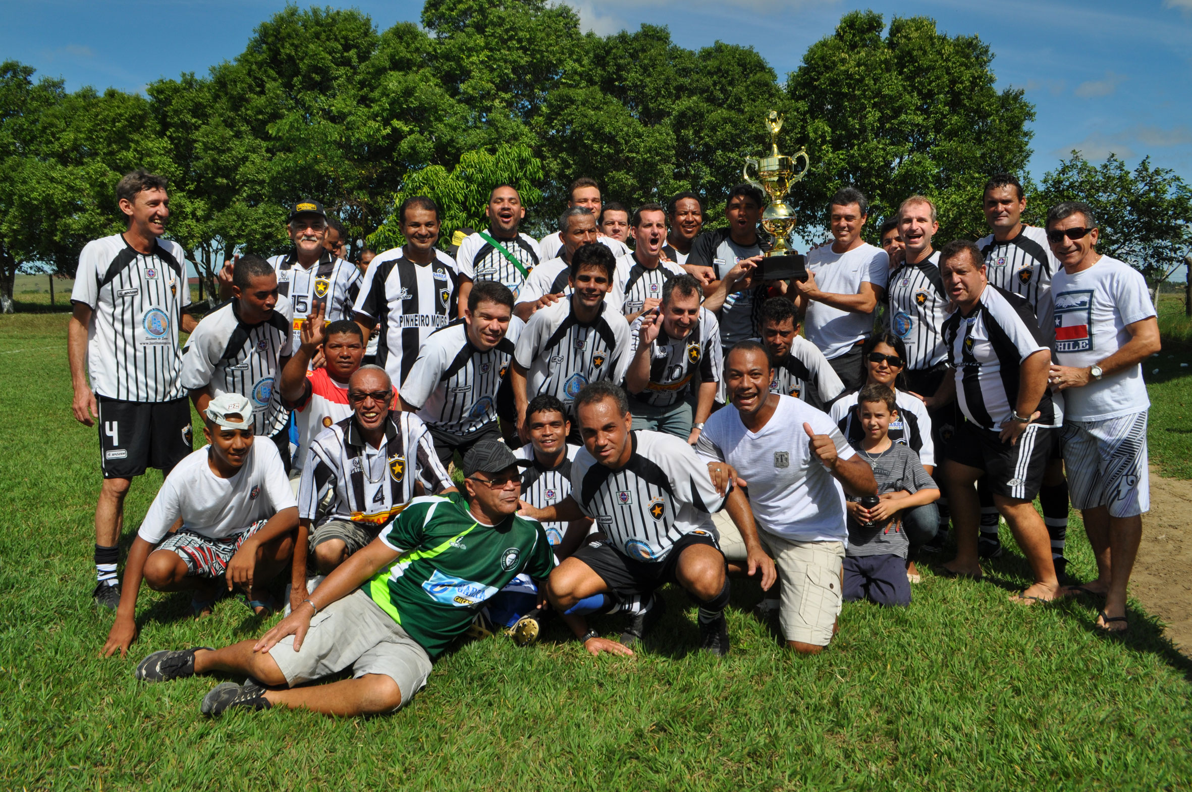 BOTAFOGO VENCE VILA NOVA NOS PENALTYS NO CAMPEONATO DE FUTEBOL MÁSTER DE PINHEIROS