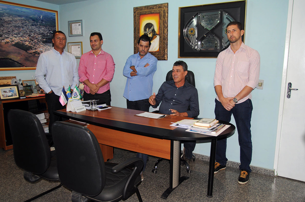 ANTONIO AUTORIZA REFORMA DO CAMPO DE FUTEBOL DE SOBRADO