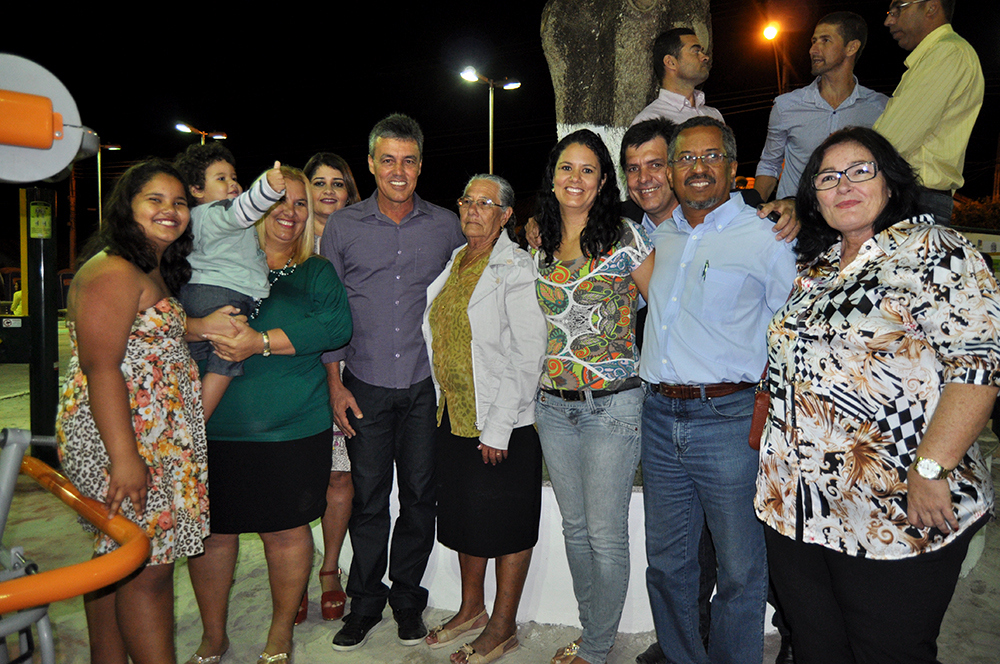 PINHEIRENSES APROVAM NOVA  PRAÇA CRISTIANO DIAS LOPES