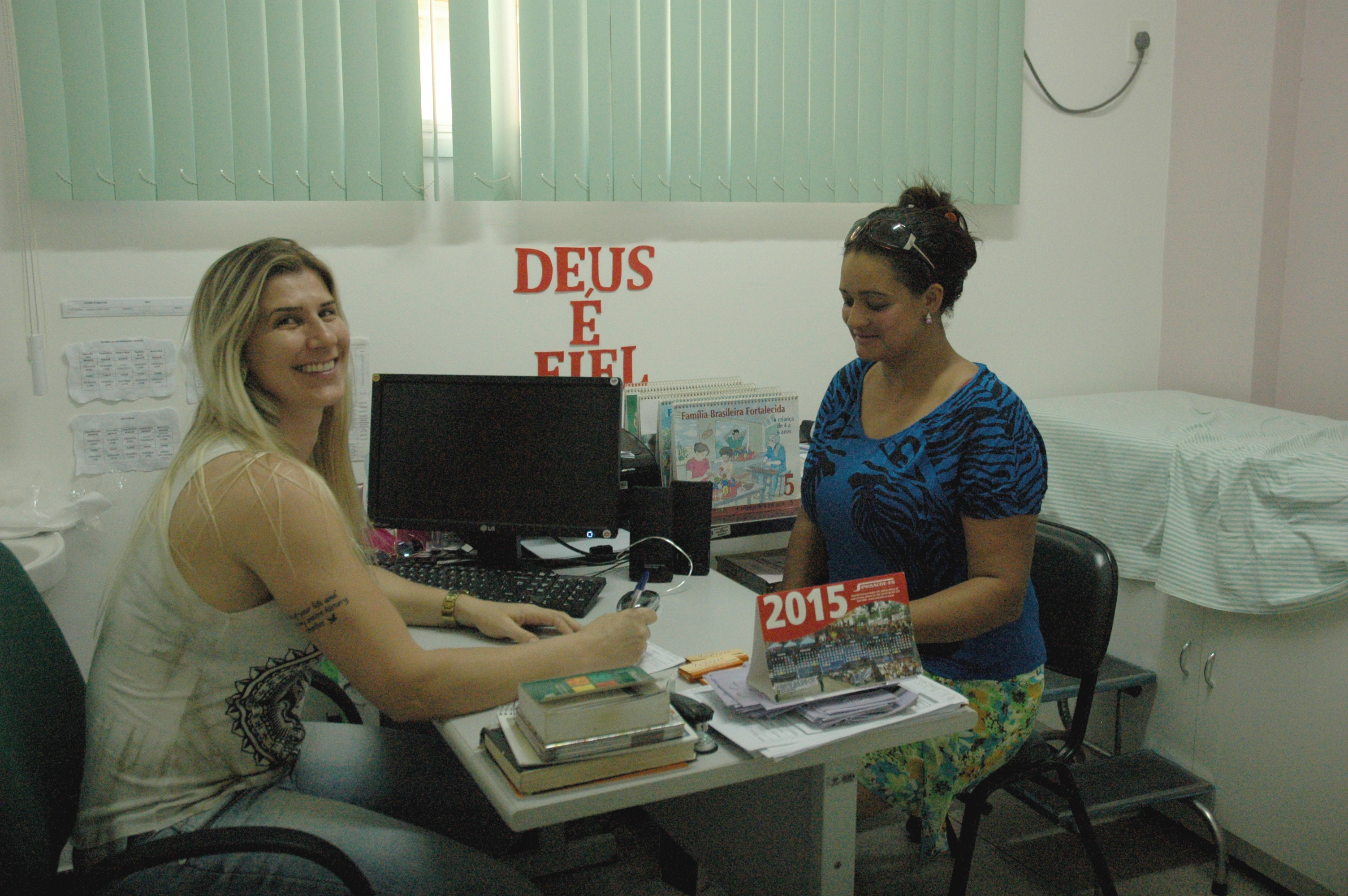 PREFEITURA DE PINHEIROS REALIZA PROGRAMAÇÃO ESPECIAL PARA O OUTUBRO ROSA
