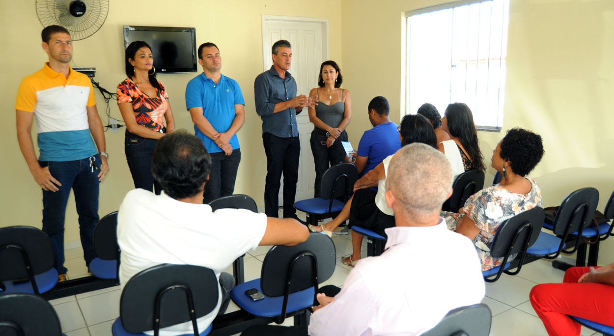 Prefeito dá posse ao novo Conselho Tutelar de Pinheiros