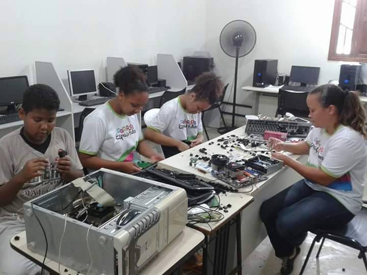 Espaço Futuro completa um ano de funcionamento e contempla mais de 300 crianças e adolescentes com palestras, oficinas e atividades de inclusão social.
