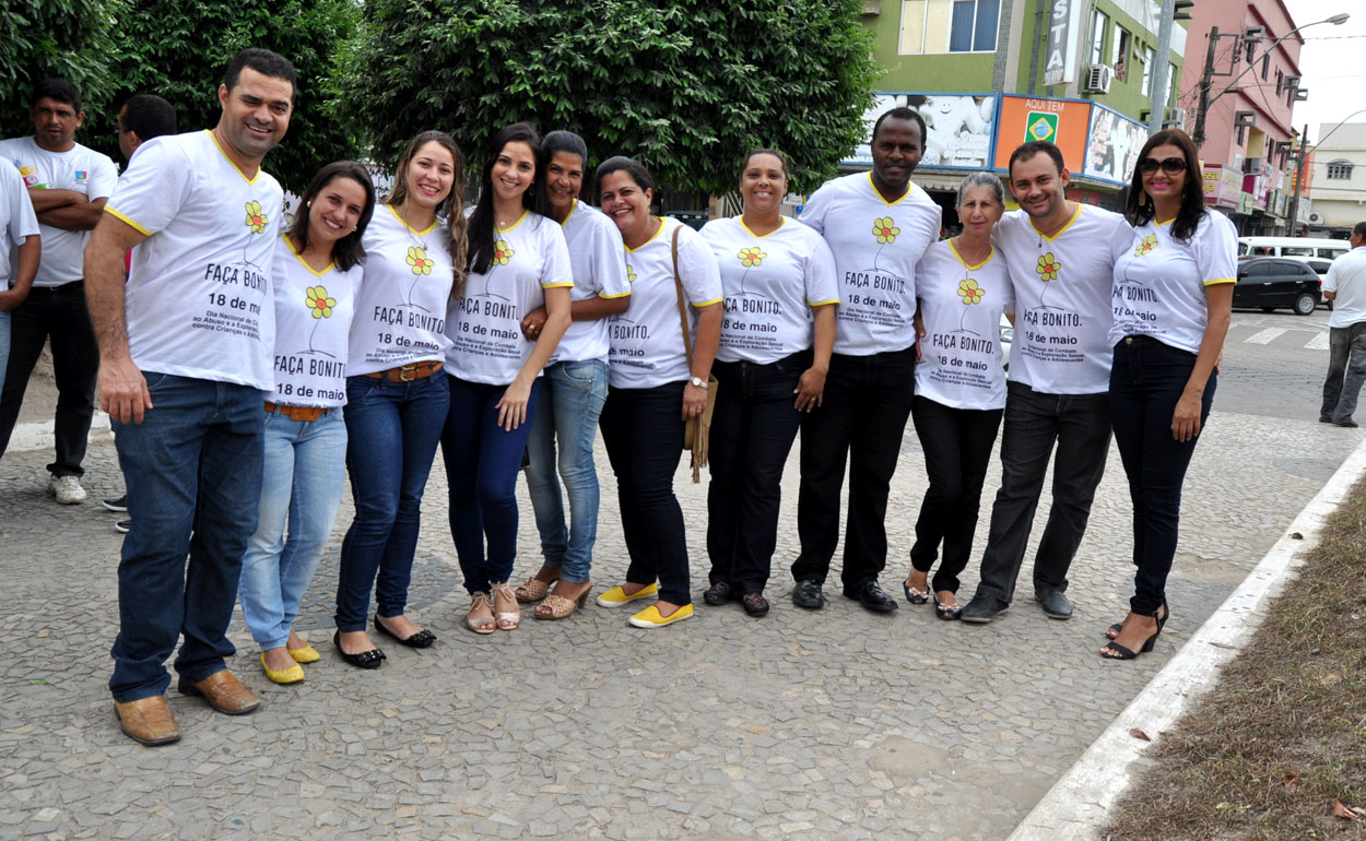 CREAS realiza passeata para promover o Dia Nacional de Combate ao Abuso e Exploração Sexual de Crianças e Adolescentes