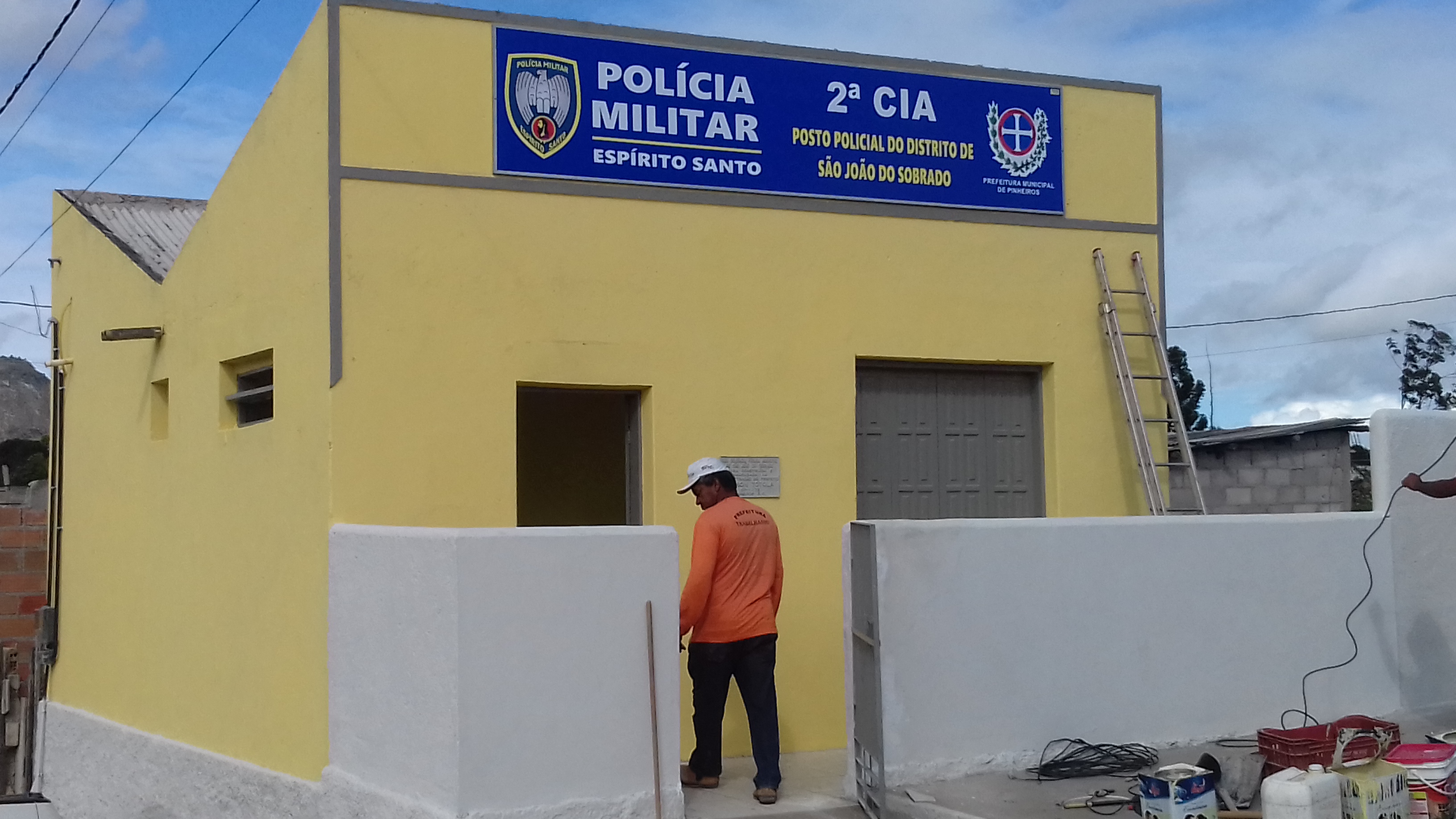 O DIA DOS PROFISSIONAIS FOI BASTANTE CORRIDO PARA DEIXAR O POSTO POLICIAL PRONTO PARA INAUGURAÇÃO