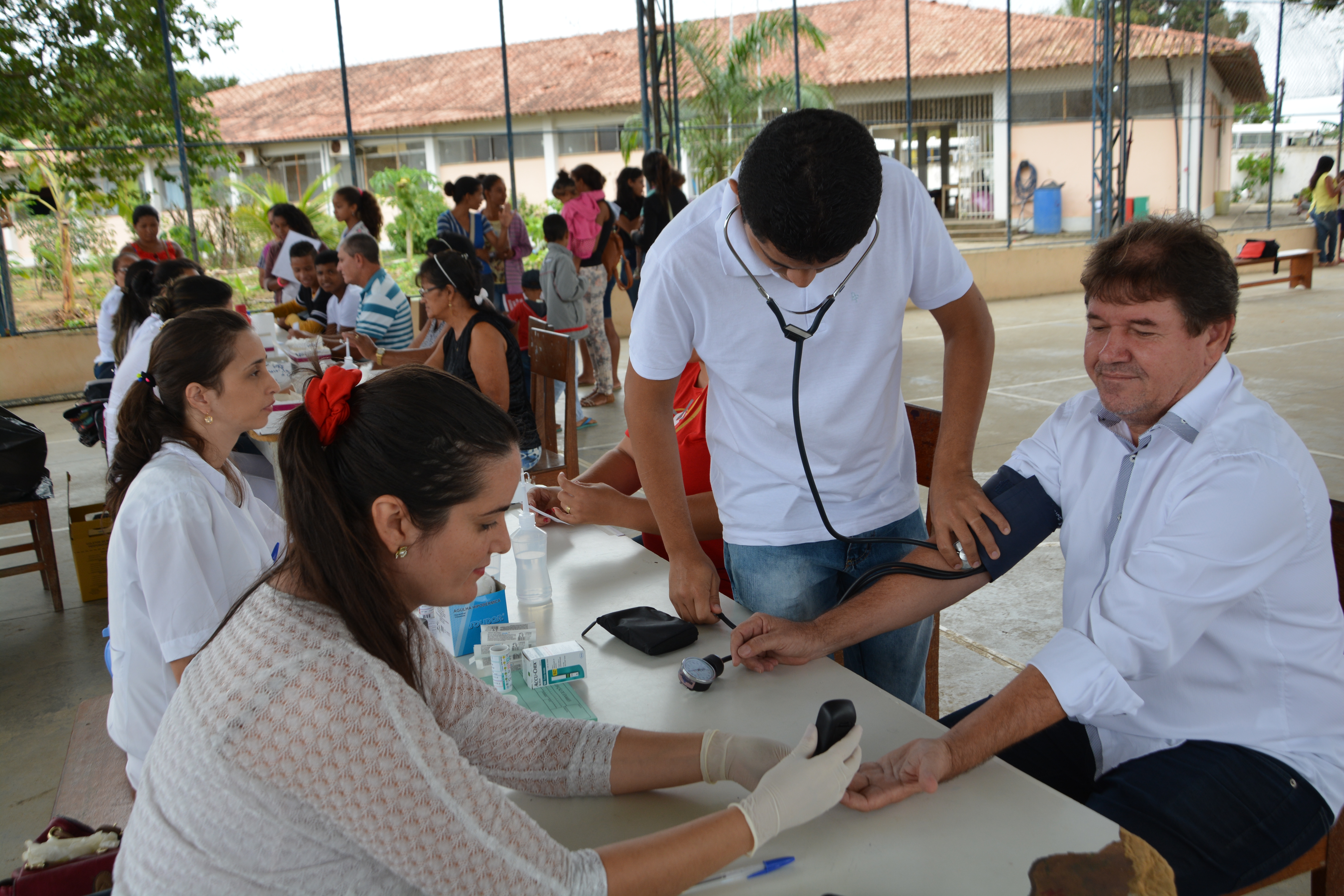 Zona rural de Pinheiros recebe ações do Programa Saúde na Escola